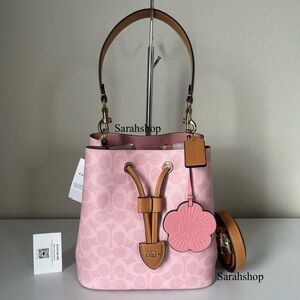 ✅Coach Rowan Bucket Bag In Signature Canvas With Charms